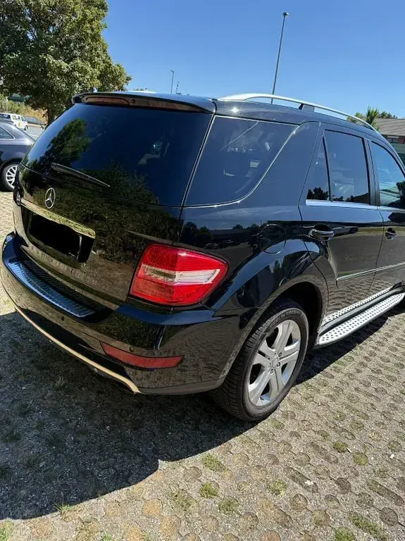 Gebraucht Mercedes ML350 224 PS (164 kW) 2010 Schwarz SUV