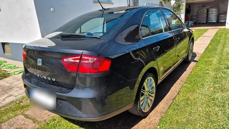 Second-hand Seat Toledo 110 CP (80 kW) 2017 Negru Hatchback