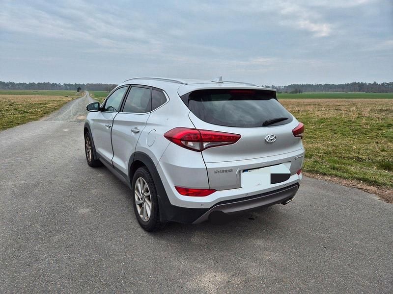 Gebraucht Hyundai Tucson Style 177 PS (130 kW) 2015 Silber SUV