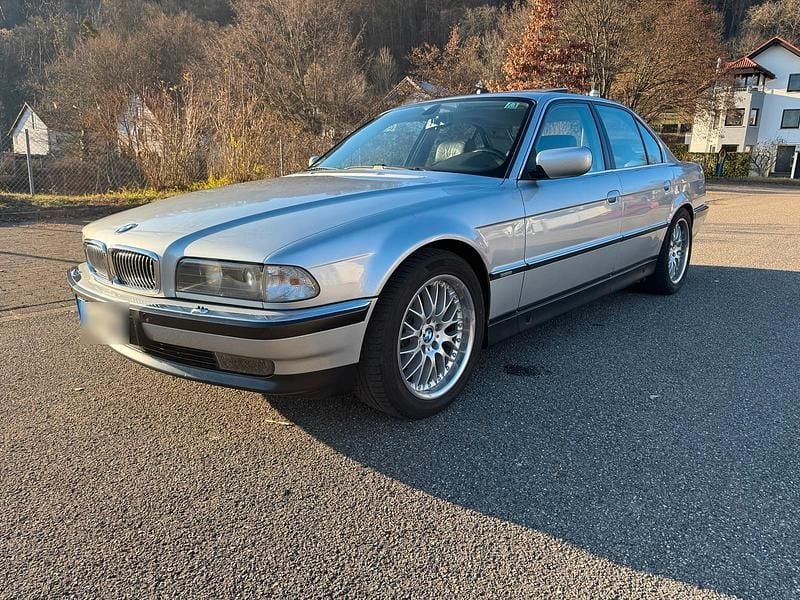 Gebraucht BMW 728 192 PS (141 kW) 1998 Silber Limousine
