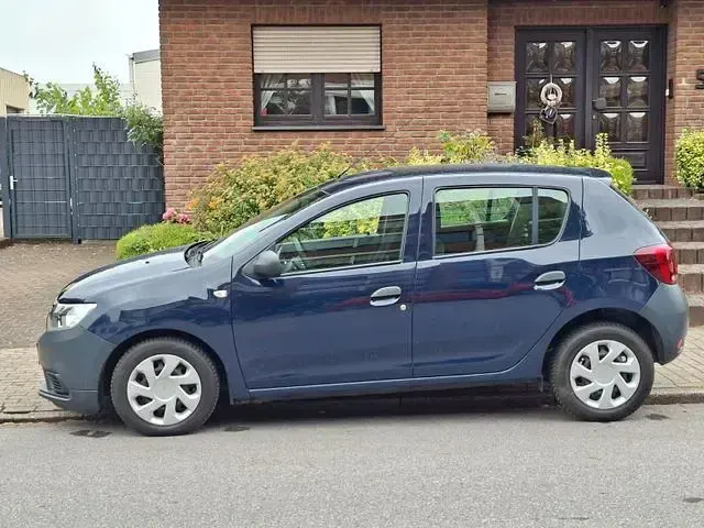 Gebraucht Dacia Sandero Essentiel 73 PS (53 kW) 2017 Blau Kleinwagen