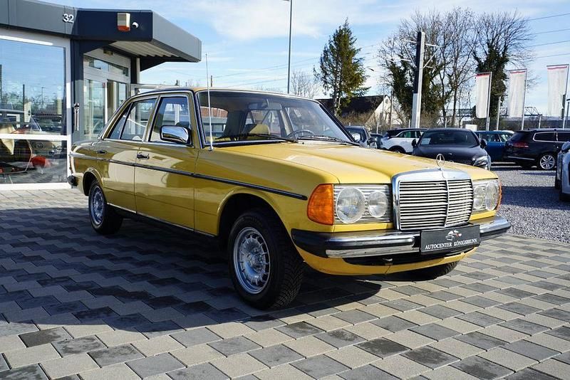 Gebraucht Mercedes E230 Classic 136 PS (100 kW) 1982 Gelb Limousine