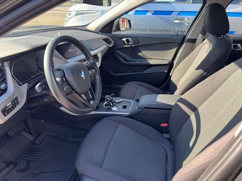 Gebraucht BMW 118 Advantage 140 PS (102 kW) 2020 Mineralgrau metallic Kleinwagen