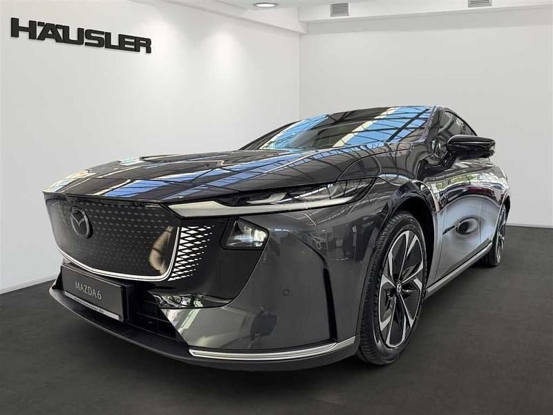 Grau Neu 2025 Mazda 6e Takumi-Line Limousine | 45.990 € - Bild 1/4