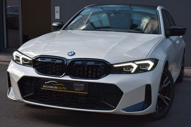 Weiß Gebraucht 2023 BMW 318 M Sport Limousine | 31.333 € (Guter Preis) - Bild 1/4