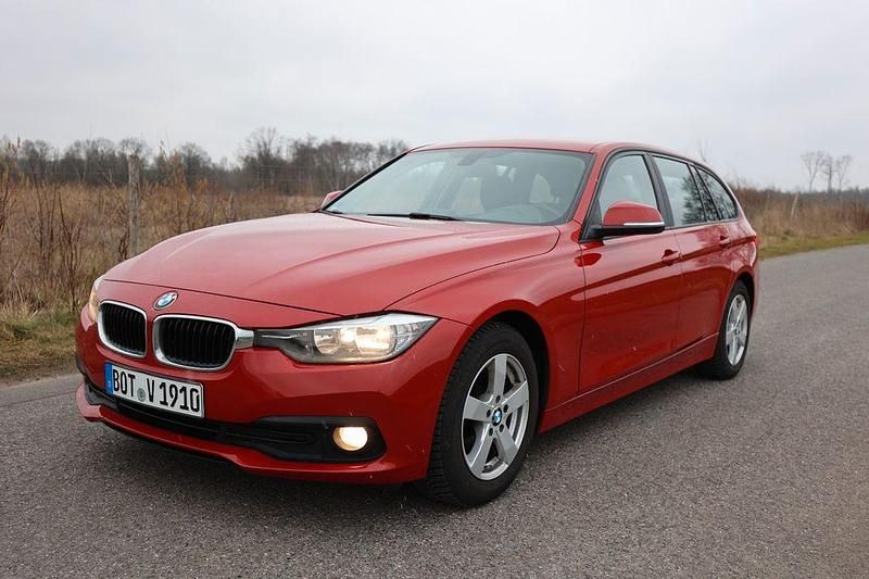 Gebraucht BMW 318 150 PS (110 kW) 2016 Rot Kombi