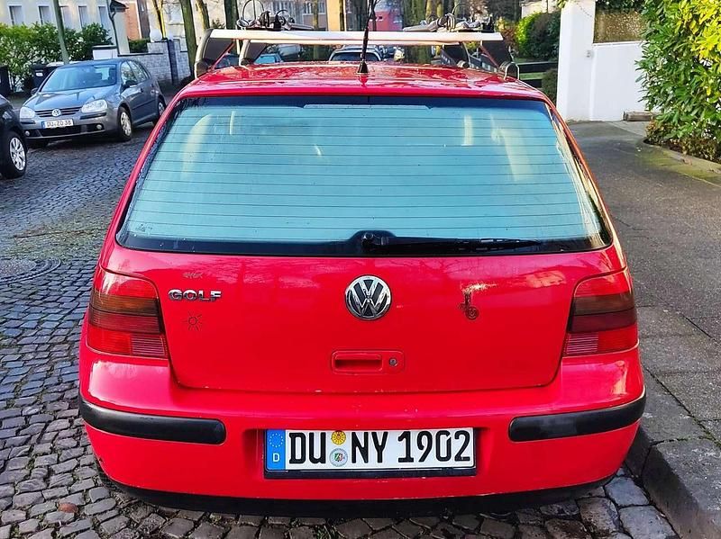 Gebraucht VW Golf IV 75 PS (55 kW) 2001 Rot Limousine