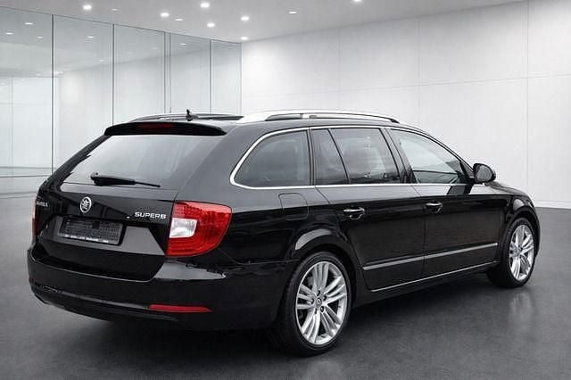 Gebraucht Skoda Superb 170 PS (125 kW) 2015 Schwarz Kombi