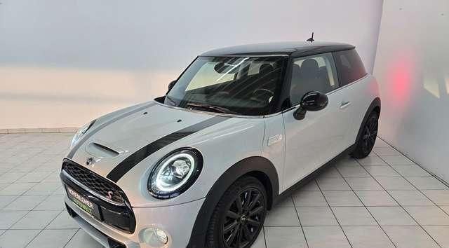 Silber metallic Gebraucht 2018 Mini Cooper S Chili Kleinwagen | 19.520 € (Fairer Preis) - Bild 1/1