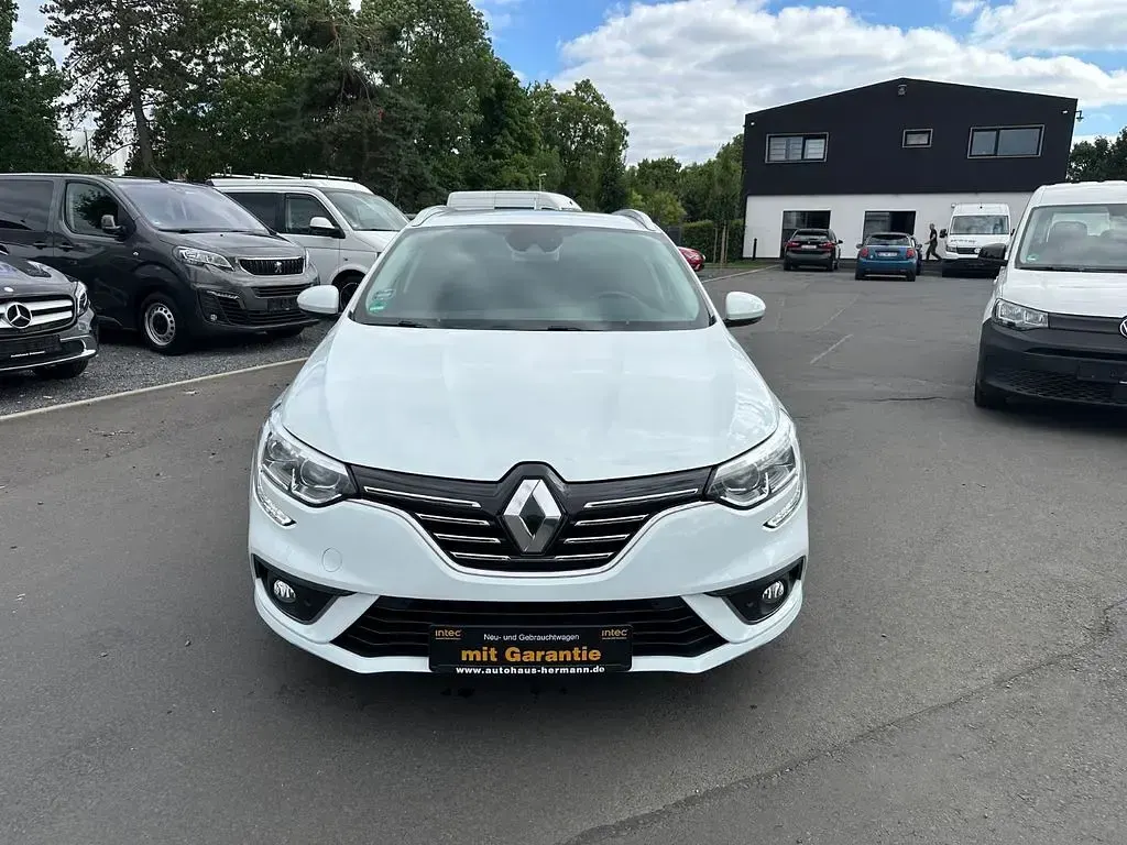 Gebraucht Renault Mégane Bose Edition 110 PS (80 kW) 2018 Weiß Limousine
