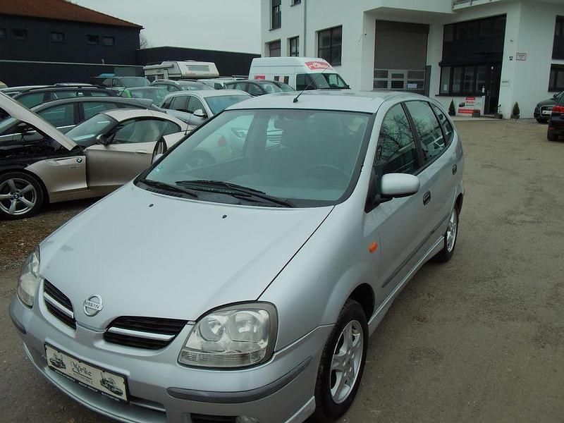 Gebraucht Nissan Almera Tino Acenta+ 116 PS (85 kW) 2005 Silber Van / Kleinbus