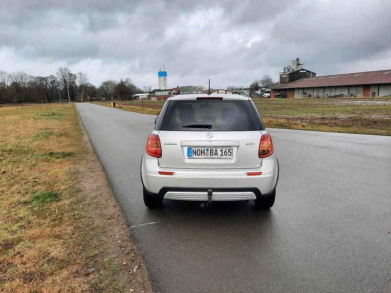 Gebraucht Suzuki SX4 107 PS (78 kW) 2007 Silber Kleinwagen
