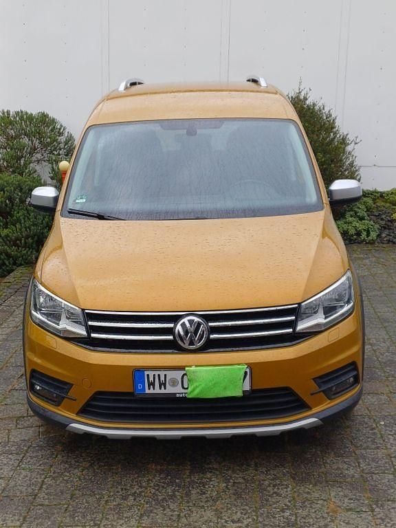 Gelb Gebraucht 2017 VW Caddy Van / Kleinbus | 14.500 € (Fairer Preis) - Bild 1/4