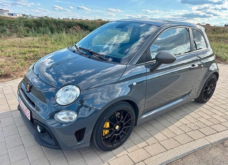Grau Gebraucht 2020 Fiat 500 Abarth Kleinwagen | 17.150 € - Bild 1/4