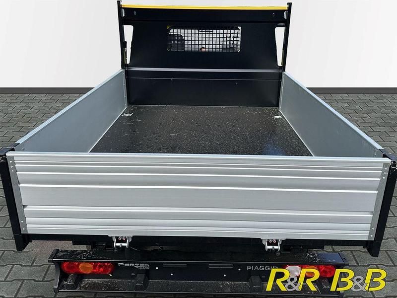 Neu Piaggio Porter 150 kW (204 PS) 2025 Gruen Kombi