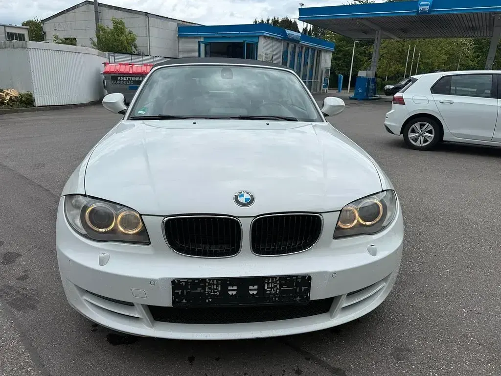 Gebraucht BMW 120 Cabriolet Sport Line 177 PS (130 kW) 2011 Weiß Cabrio