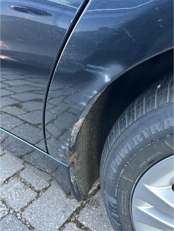 Gebraucht BMW 318 129 PS (94 kW) 2007 Schwarz Kombi