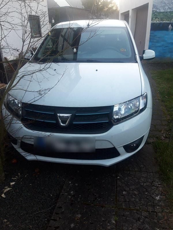 Gebraucht Dacia Sandero 73 PS (53 kW) 2016 Weiß Kleinwagen