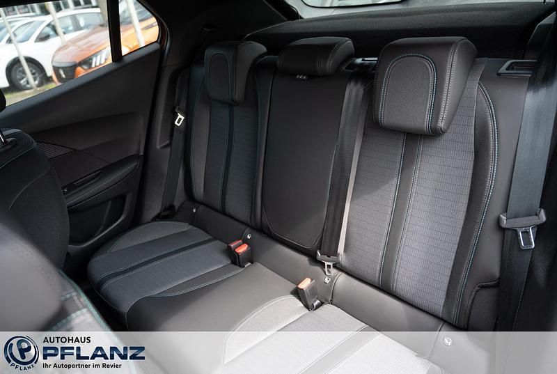 Gebraucht Peugeot e-2008 Allure 100 kW (136 PS) 2022 Orange SUV