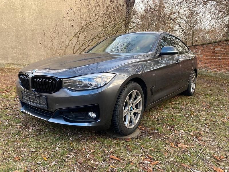 Grau Gebraucht 2014 BMW 318 Gran Turismo Comfort Edition Limousine | 11.950 € (Fairer Preis) - Bild 1/4