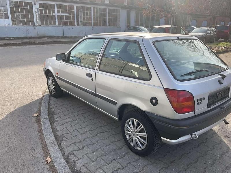 Gebraucht Ford Fiesta 60 PS (44 kW) 1992 Grau Kleinwagen