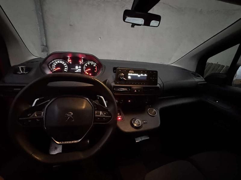 Gebraucht Peugeot Partner S 131 PS (96 kW) 2020 Rot Van / Kleinbus