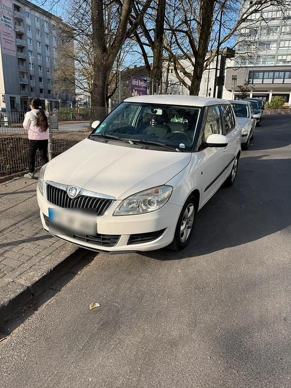 Gebraucht Skoda Fabia 75 PS (55 kW) 2010 Weiß Limousine