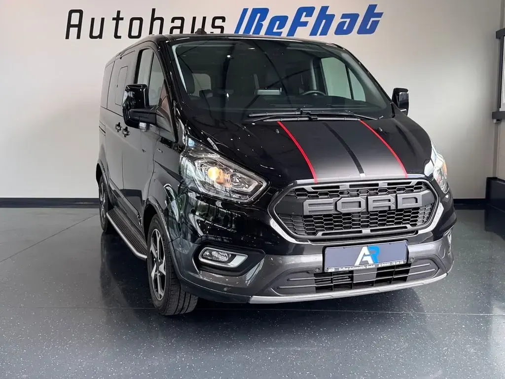 Gebraucht Ford Tourneo Active 170 PS (125 kW) 2023 Schwarz Van / Kleinbus