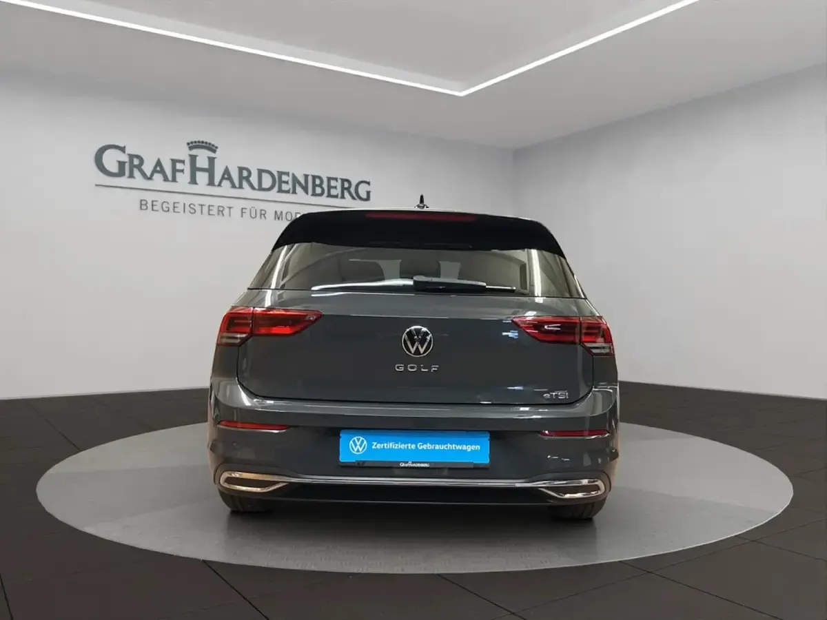 Gebraucht VW Golf VIII Move 110 PS (80 kW) 2024 Uranograu Limousine