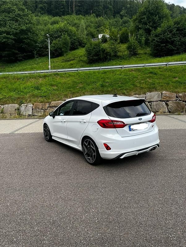 Gebraucht Ford Fiesta ST 200 PS (147 kW) 2019 Weiß Kleinwagen