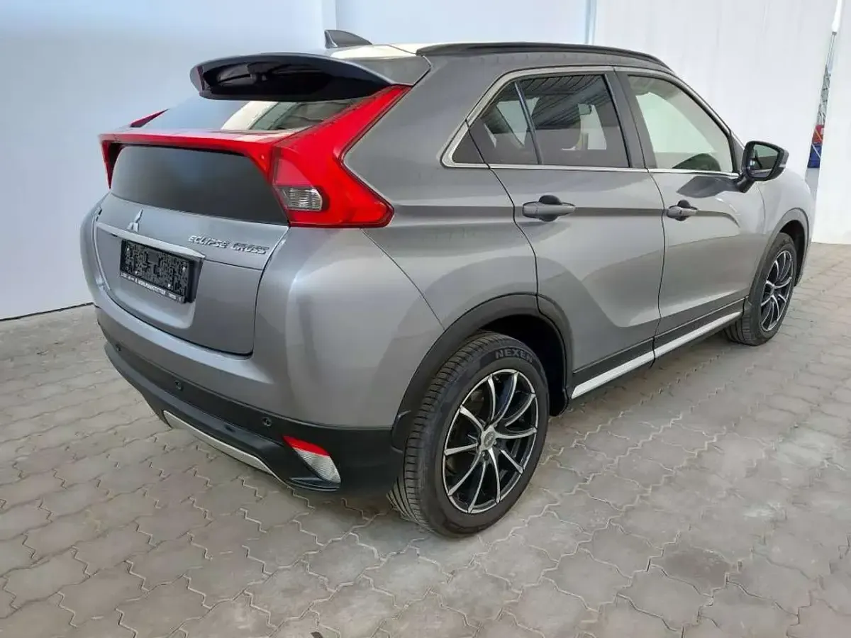 Gebraucht Mitsubishi Eclipse Cross Intro Edition 163 PS (119 kW) 2018 Grau SUV