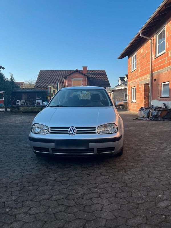 Gebraucht VW Golf IV 105 PS (77 kW) 2000 Silber Kleinwagen