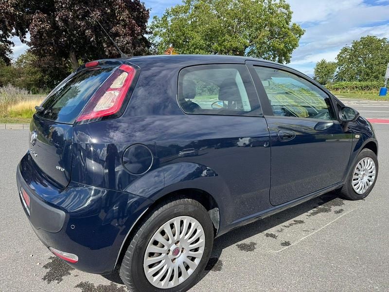 Gebraucht Fiat Punto Dynamic 77 PS (56 kW) 2010 Other Kleinwagen