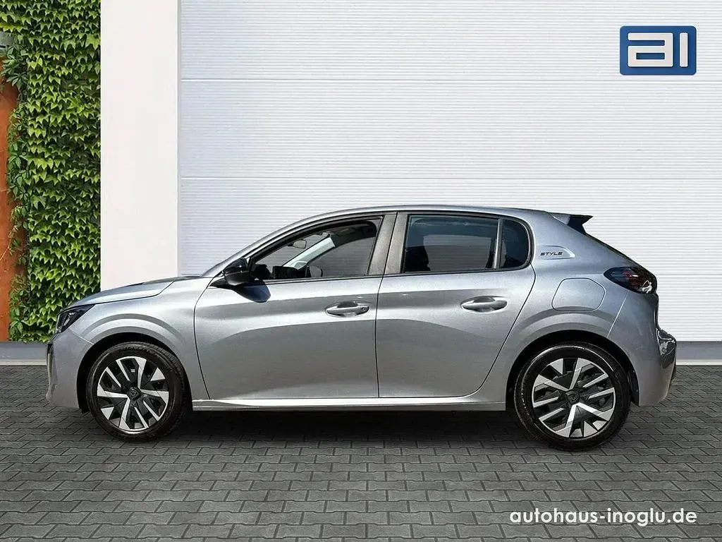 Gebraucht Peugeot 208 Style 101 PS (74 kW) 2025 Grau artense Kleinwagen