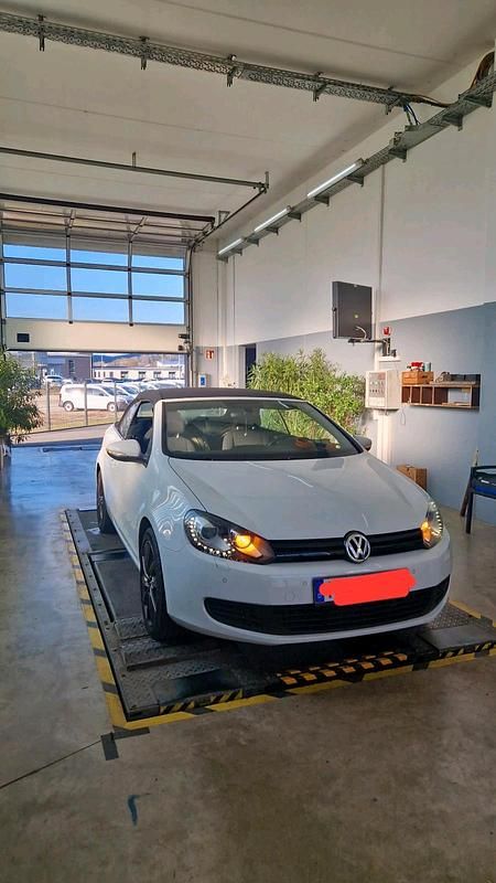 Gebraucht VW Golf Cabriolet 122 PS (89 kW) 2012 Weiß Cabrio