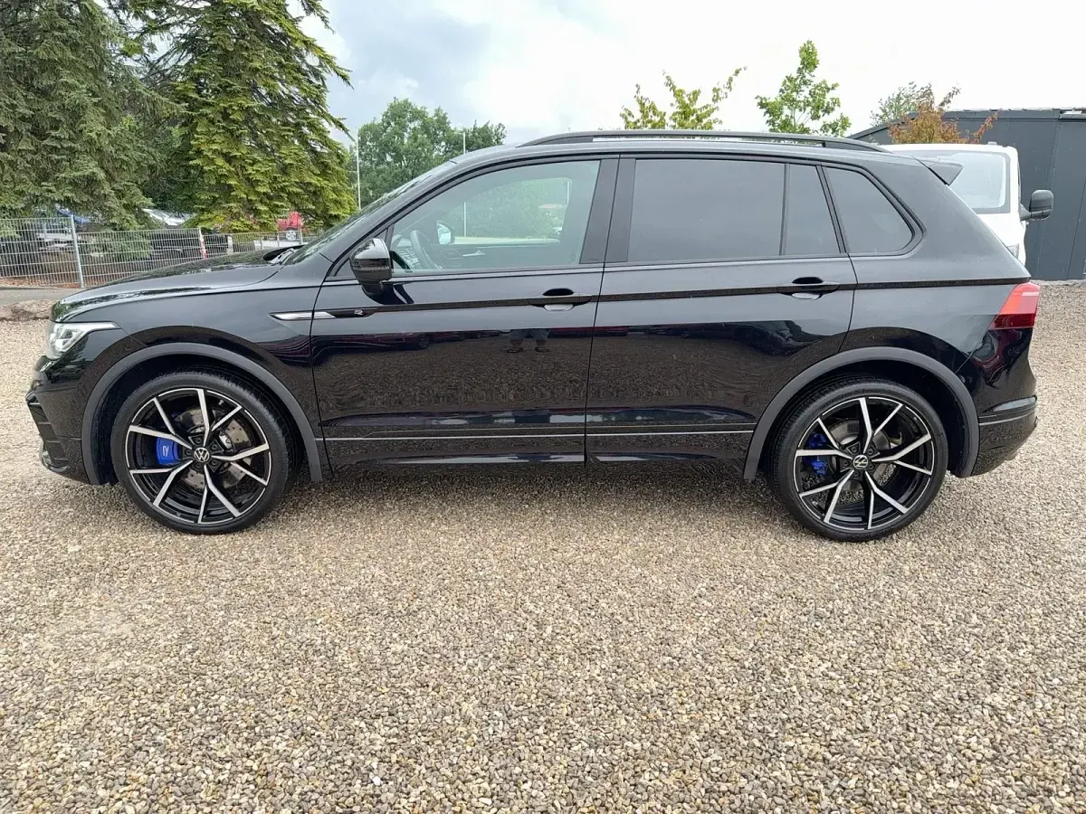 Gebraucht VW Tiguan R 320 PS (235 kW) 2026 Deep black / blau  flintgrau  titanschwarz SUV