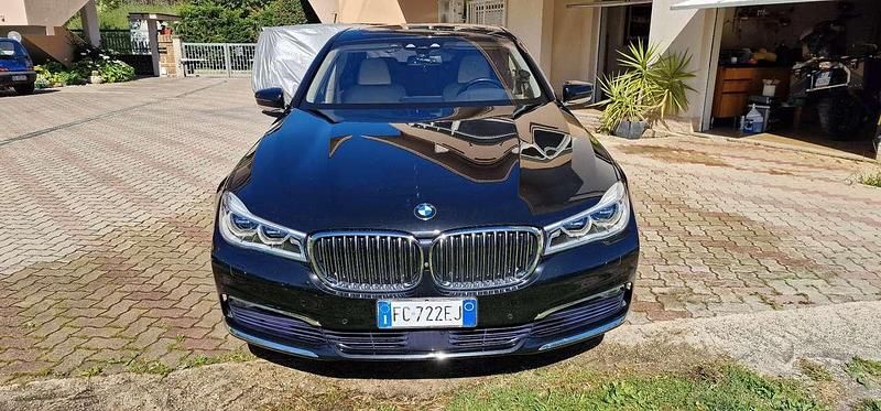 Schwarz Gebraucht 2016 BMW 730 Limousine | 26.000 € (Fairer Preis) - Bild 1/4