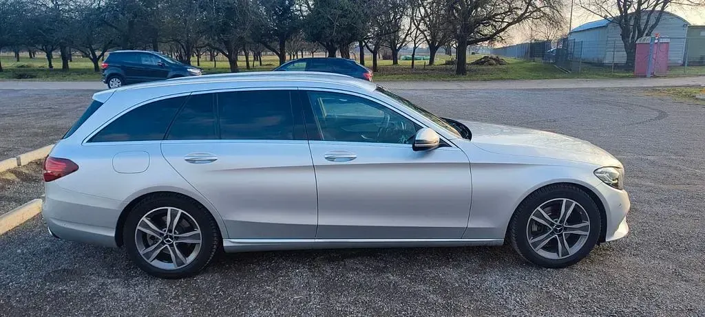 Gebraucht Mercedes C220 194 PS (142 kW) 2019 Silber Limousine