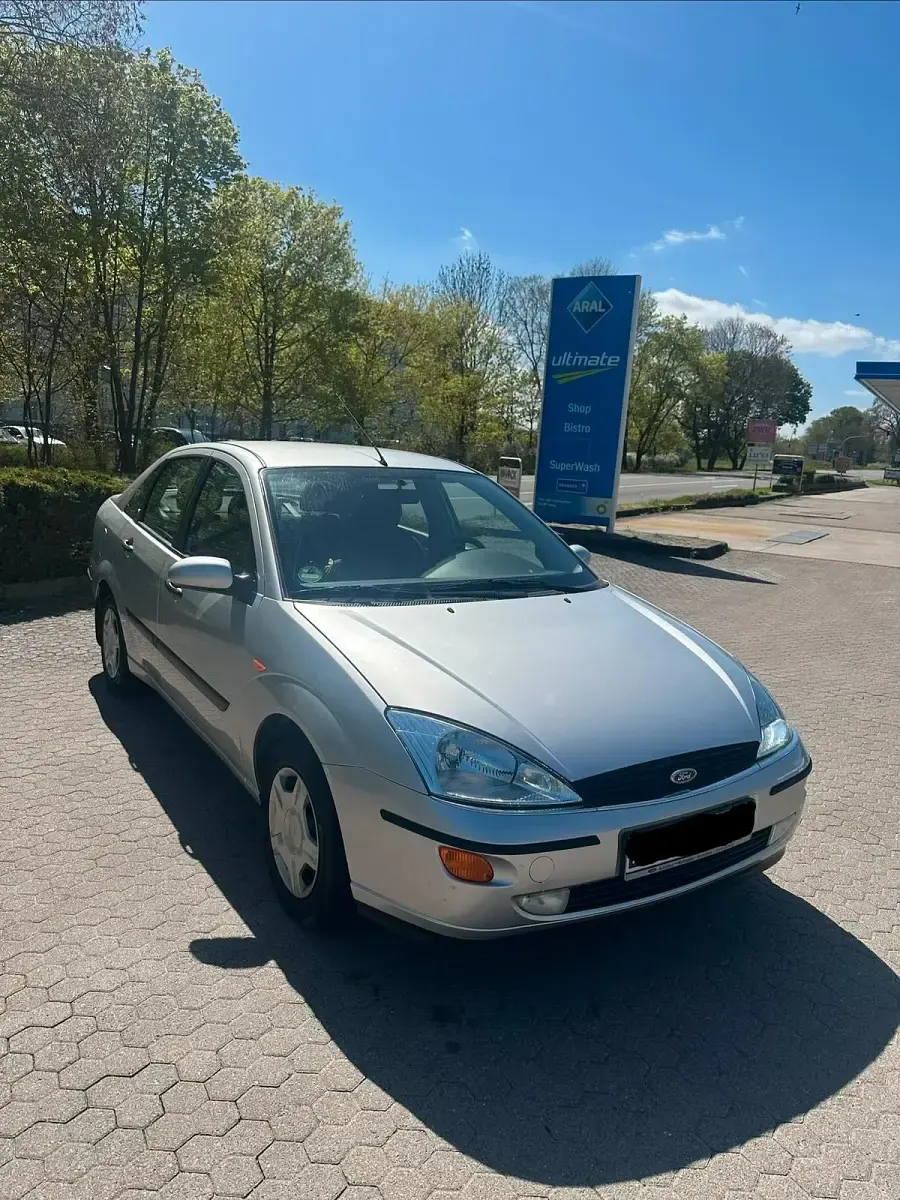 Brugt Ford Focus 101 HK (74 kW) 2002 Sedan