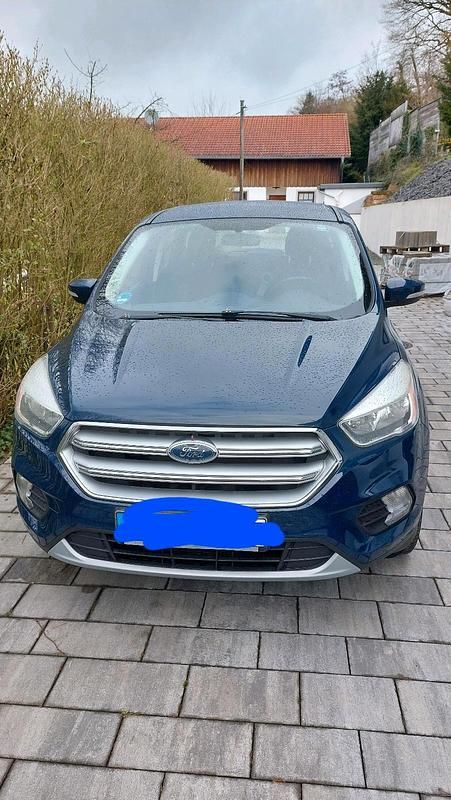 Gebraucht Ford Kuga 150 PS (110 kW) 2017 Blau SUV