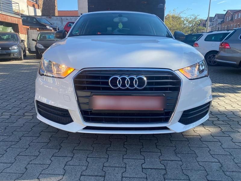 Weiß Gebraucht 2016 Audi A1 Sportback Kleinwagen | 8.500 € (Superpreis) - Bild 1/4