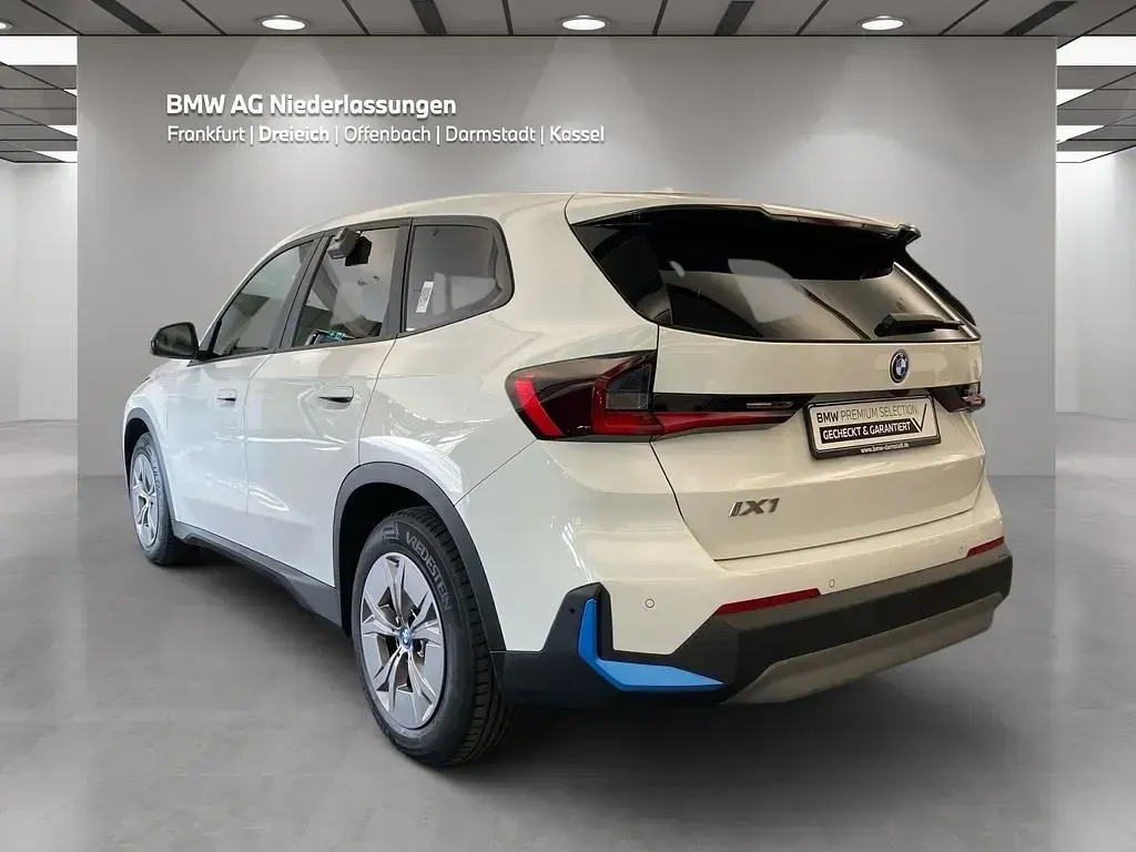Gebraucht BMW iX1 Performance 200 kW (272 PS) 2023 Weiß SUV