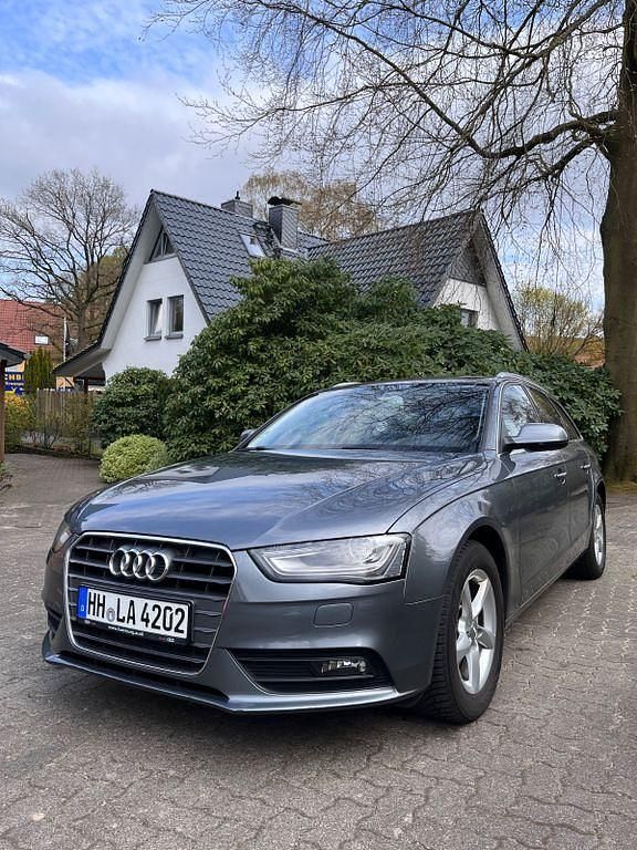 Grau Gebraucht 2013 Audi A4 Ambiente Kombi | 10.250 € (Fairer Preis) - Bild 1/4