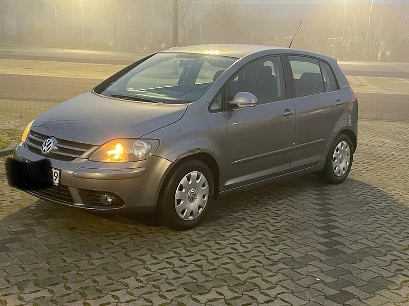 Grau Gebraucht 2006 VW Golf IV Kleinwagen | 1.300 € (Fairer Preis) - Bild 1/4