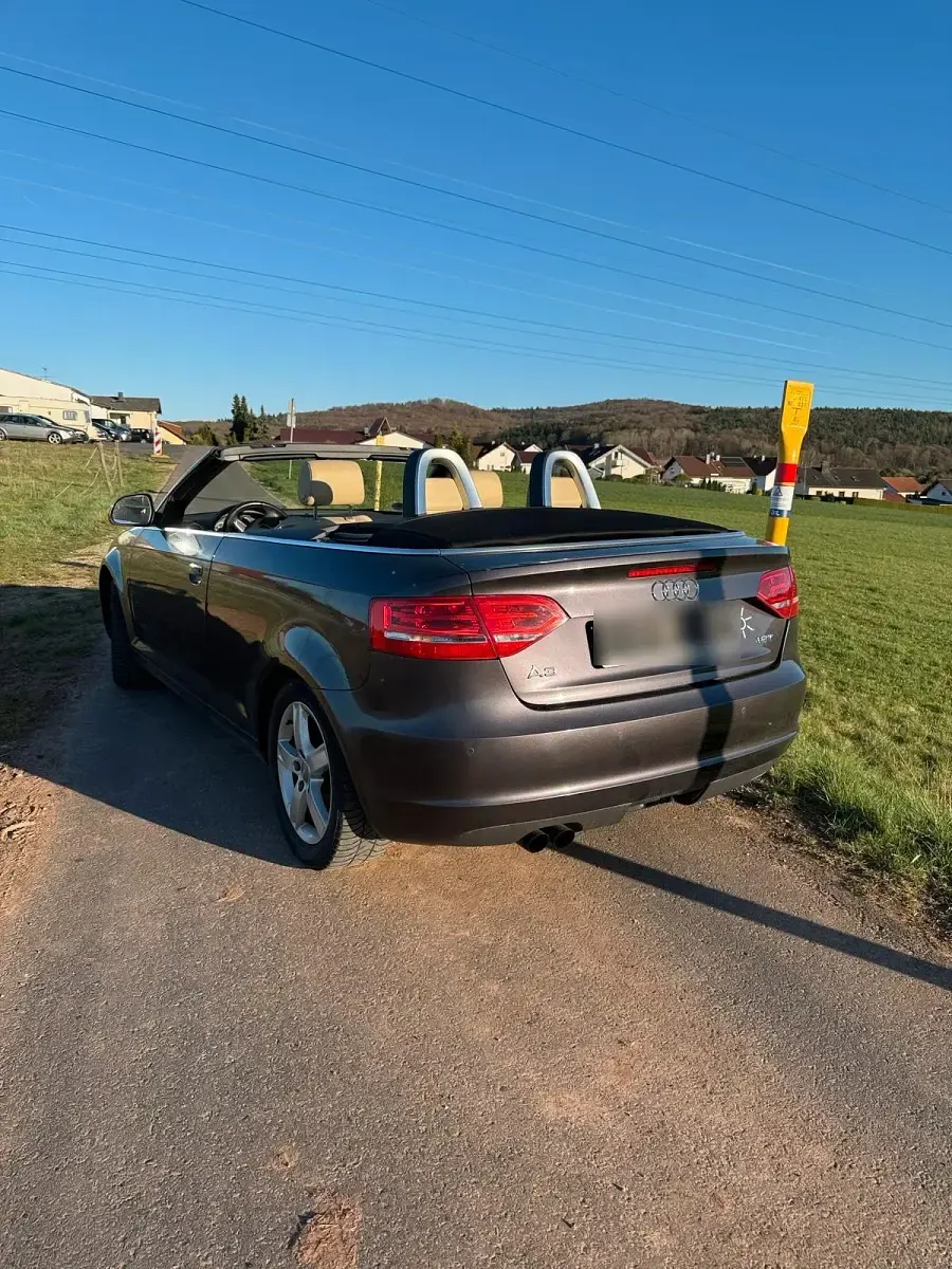 Gebraucht Audi A3 Cabriolet 160 PS (117 kW) 2010 Grau Cabrio