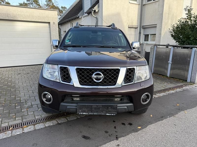 Schwarz Gebraucht 2011 Nissan Navara Abholung | 9.000 € (Guter Preis) - Bild 1/4