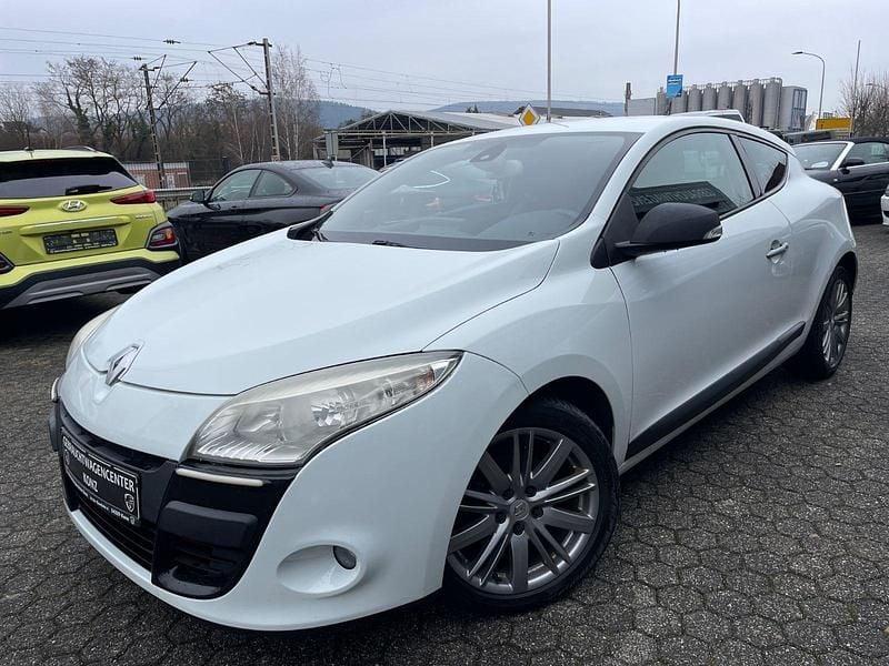 Gebraucht Renault Mégane Coupé Night&Day 131 PS (96 kW) 2010 Weiß Coupé