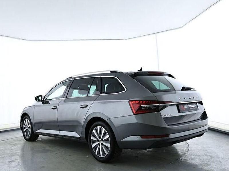 Gebraucht Skoda Superb Style 150 PS (110 kW) 2022 Grau Kombi