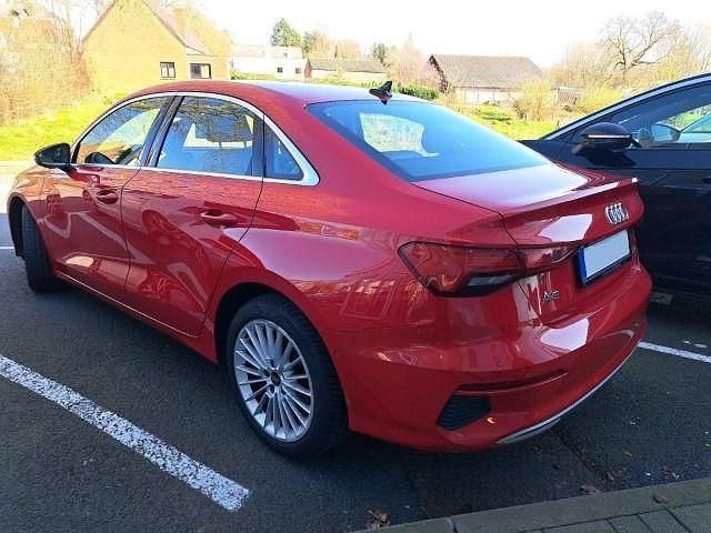 Gebraucht Audi A3 Advanced 116 PS (85 kW) 2022 Tangorot metallic (metallic) Limousine
