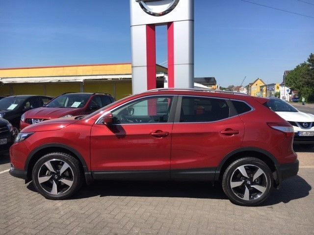 Gebraucht Nissan Qashqai 360º 116 PS (85 kW) 2016 Rot metallic SUV